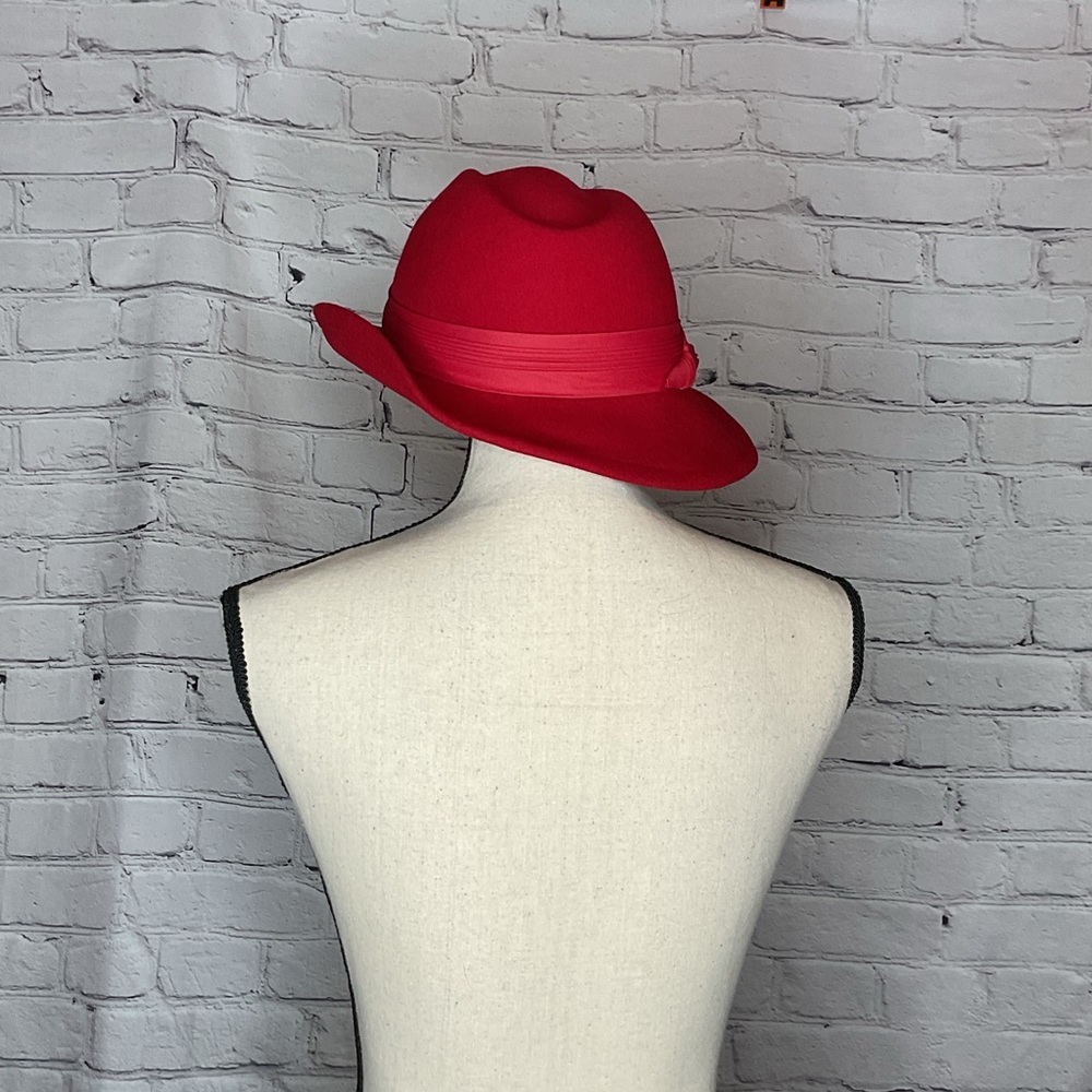 Betmar Vintage Red Wool Felt Cloche Hat - Picture 5 of 14